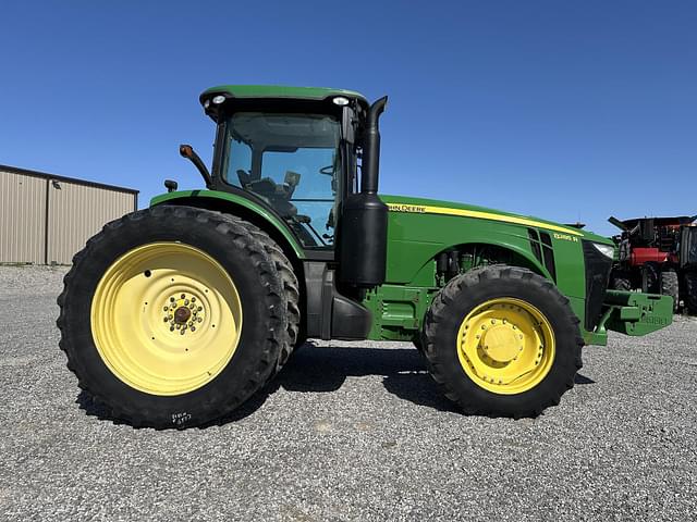 Image of John Deere 8285R equipment image 3