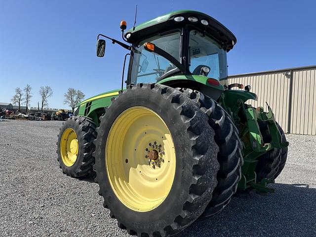 Image of John Deere 8285R equipment image 4