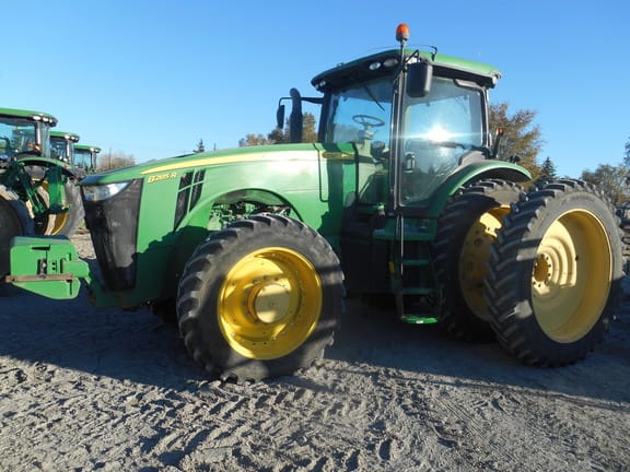 2013 John Deere 8285R Equipment Image0