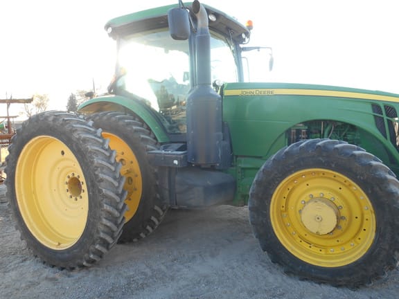 2013 John Deere 8285R Equipment Image0