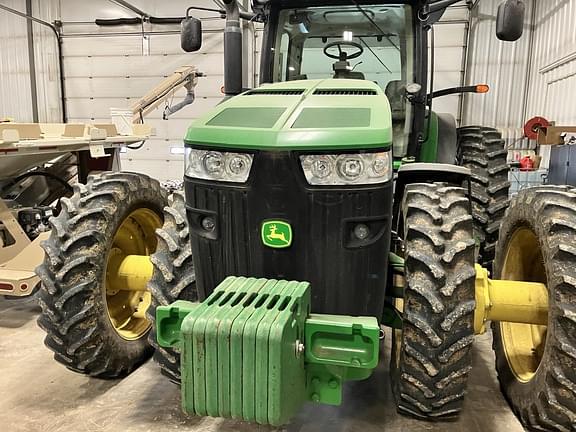 Image of John Deere 8285R equipment image 2