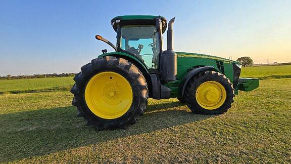 Image of John Deere 8285R equipment image 2