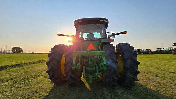 Image of John Deere 8285R equipment image 4