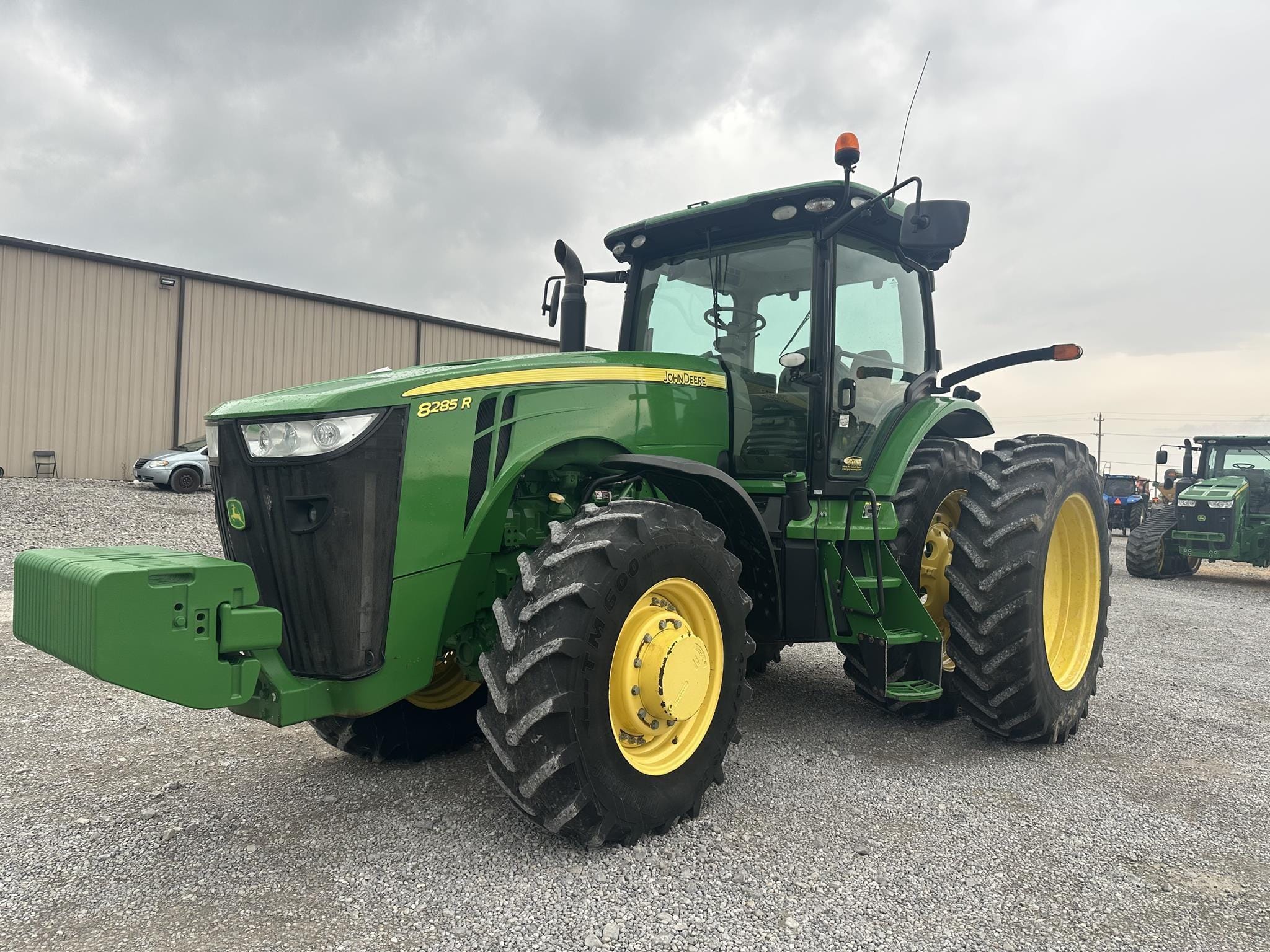 2013 John Deere 8285R Equipment Image0
