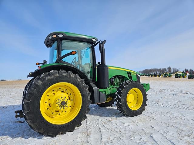 Image of John Deere 8285R equipment image 3