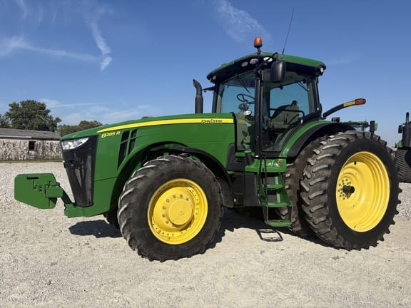 2013 John Deere 8285R Equipment Image0