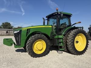 2013 John Deere 8285R Image