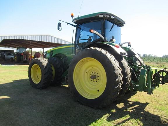 Image of John Deere 8285R equipment image 1