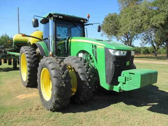 Image of John Deere 8285R equipment image 3