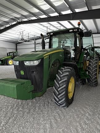 Image of John Deere 8285R equipment image 1