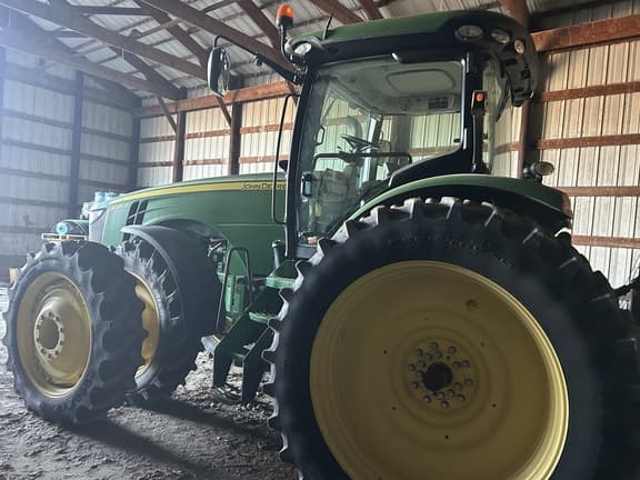 Image of John Deere 8285R equipment image 4