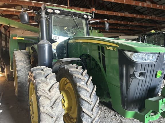 Image of John Deere 8285R equipment image 3