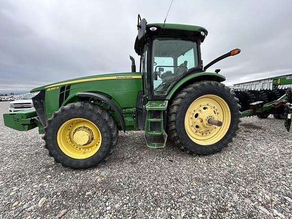 Image of John Deere 8285R Primary image