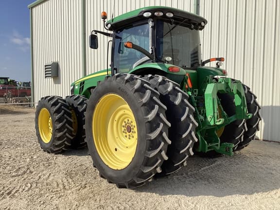 Image of John Deere 8285R equipment image 2