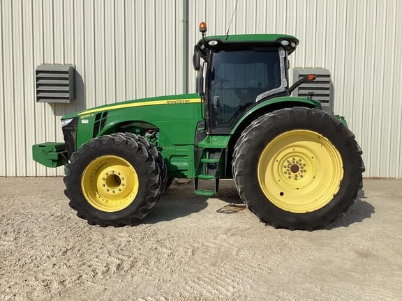 2013 John Deere 8285R Equipment Image0