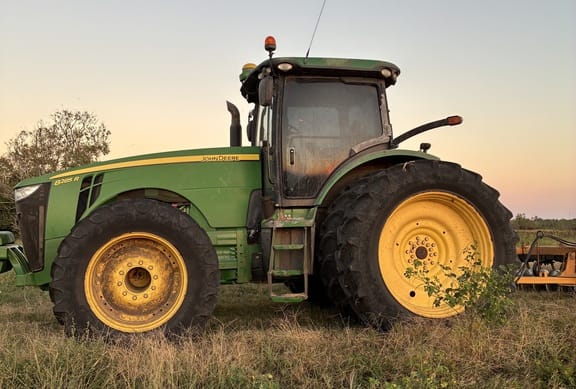 2013 John Deere 8285R Equipment Image0