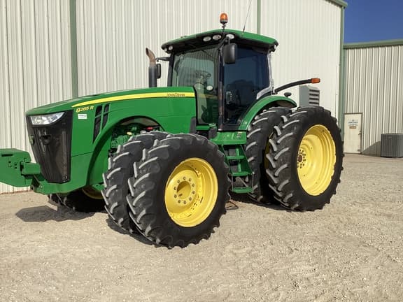 Image of John Deere 8285R equipment image 1