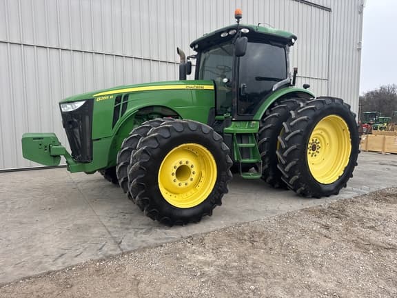Image of John Deere 8285R equipment image 1