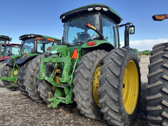 Image of John Deere 8285R equipment image 2