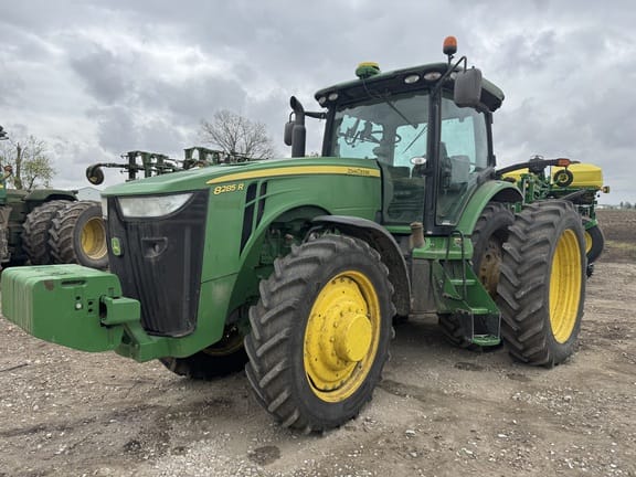 2013 John Deere 8285R Equipment Image0