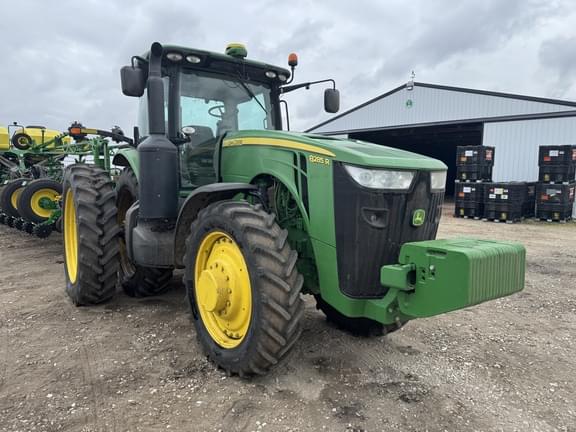 Image of John Deere 8285R equipment image 1
