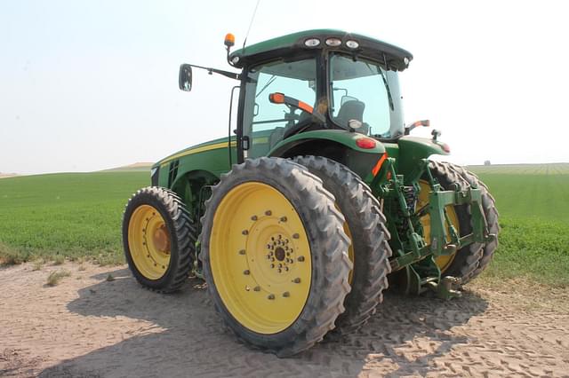 Image of John Deere 8285R equipment image 2