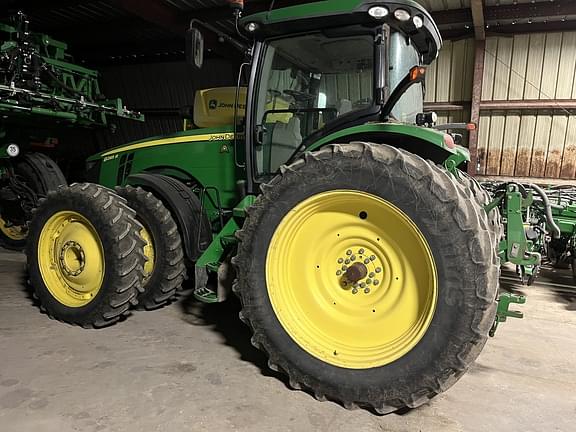 Image of John Deere 8285R equipment image 2