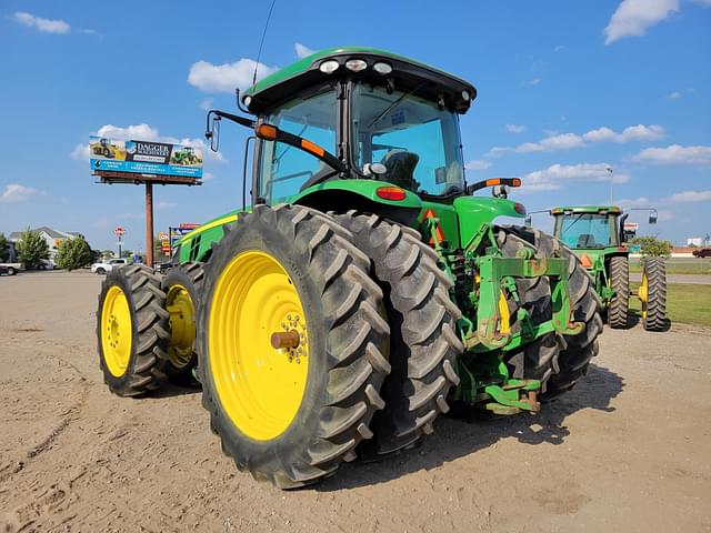 Image of John Deere 8285R equipment image 3