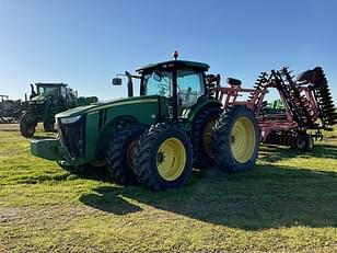 Main image John Deere 8285R 1