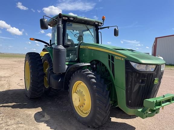 Image of John Deere 8285R equipment image 1