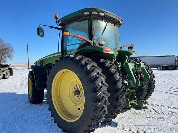 Image of John Deere 8285R equipment image 2