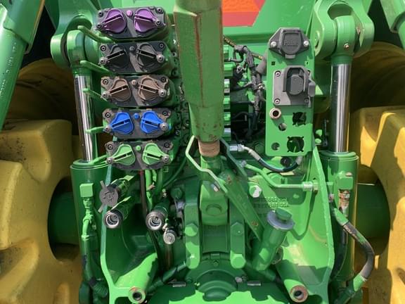 Image of John Deere 8285R equipment image 4