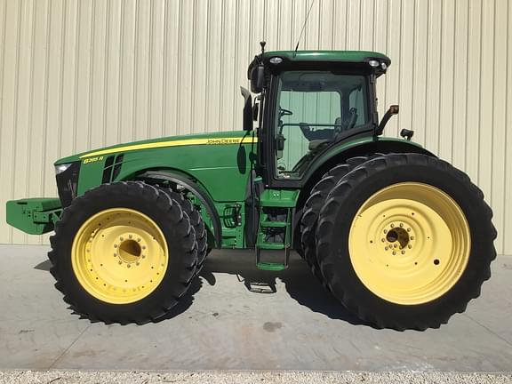 Image of John Deere 8285R Primary image