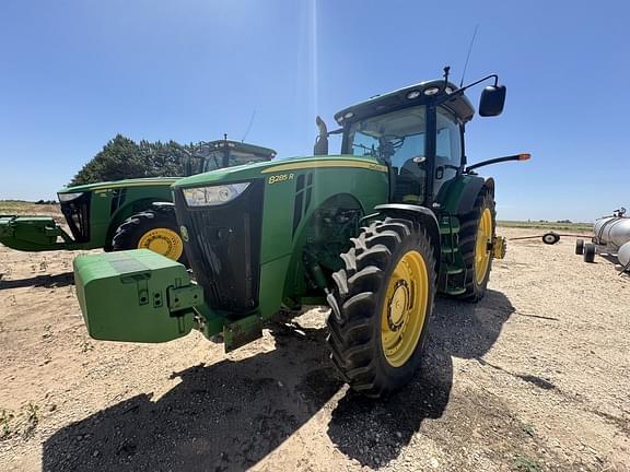 Image of John Deere 8285R equipment image 3