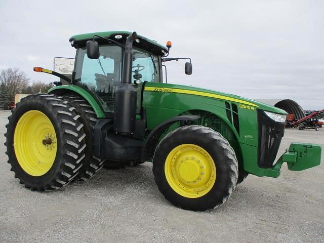 Image of John Deere 8285R equipment image 1