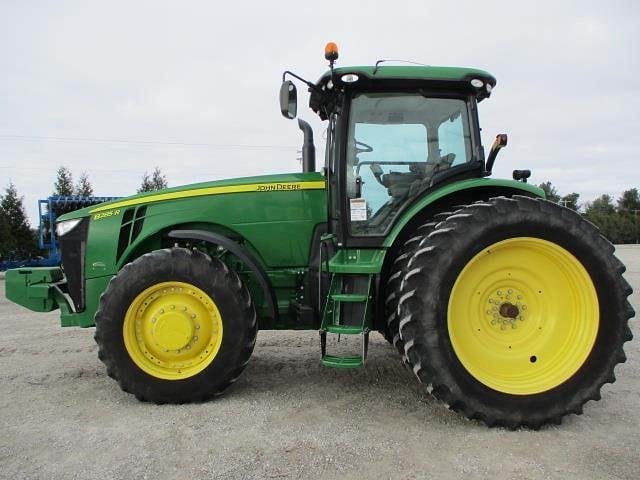 Image of John Deere 8285R equipment image 2