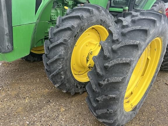 Image of John Deere 8285R equipment image 3