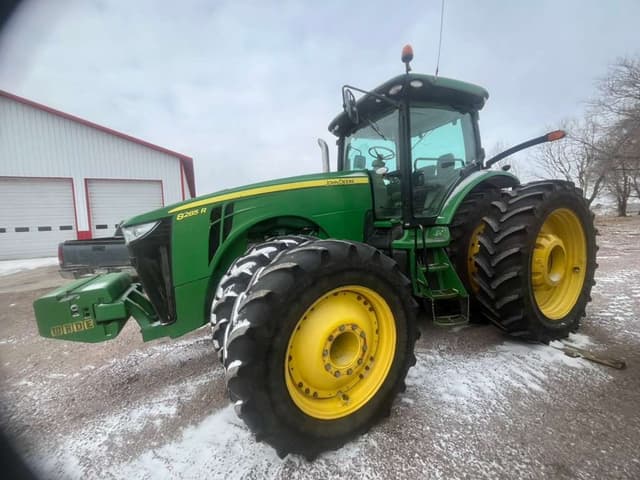 Image of John Deere 8285R equipment image 1