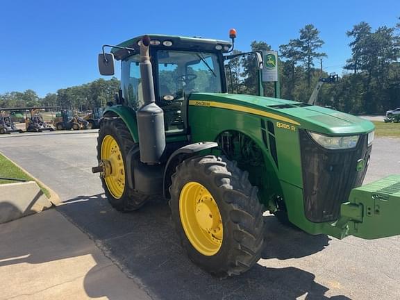 Image of John Deere 8285R equipment image 2