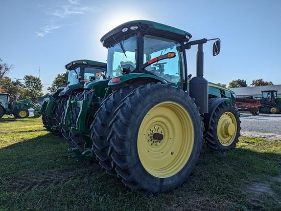 Image of John Deere 8285R equipment image 2