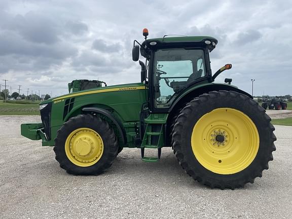 Image of John Deere 8285R equipment image 1