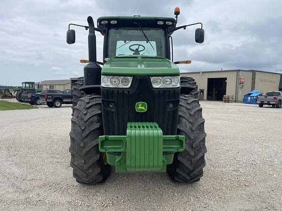 Image of John Deere 8285R equipment image 2