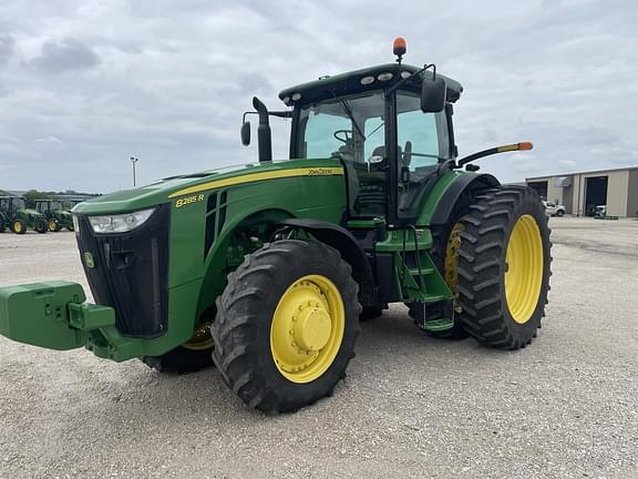 Image of John Deere 8285R Primary image