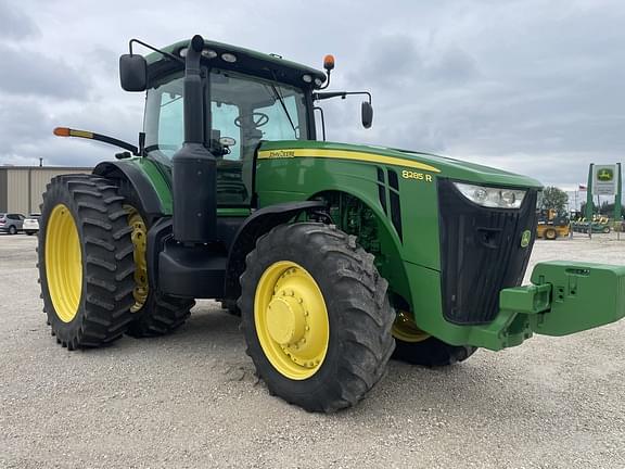 Image of John Deere 8285R equipment image 3