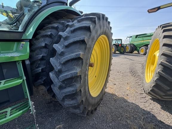 Image of John Deere 8285R equipment image 4
