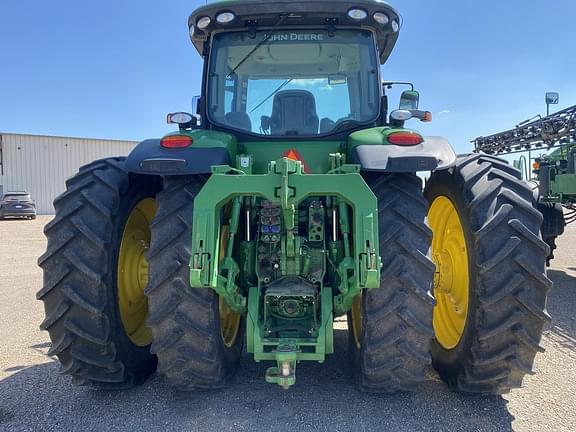 Image of John Deere 8285R equipment image 1