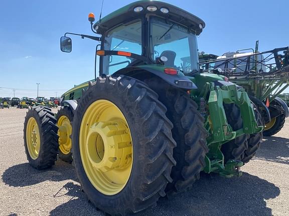 Image of John Deere 8285R equipment image 2