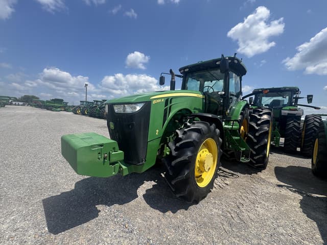 Image of John Deere 8285R equipment image 1
