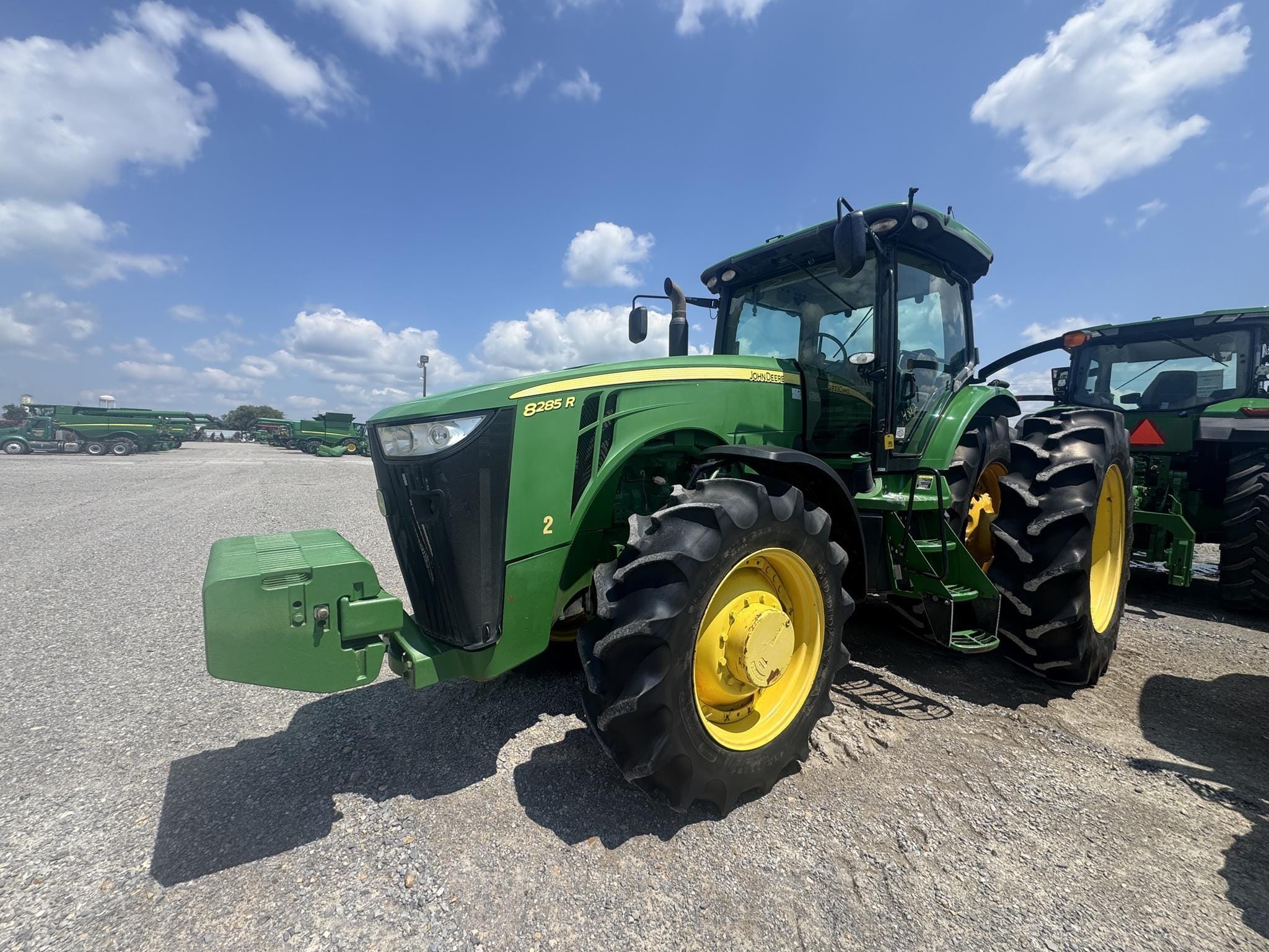 2013 John Deere 8285R Equipment Image0