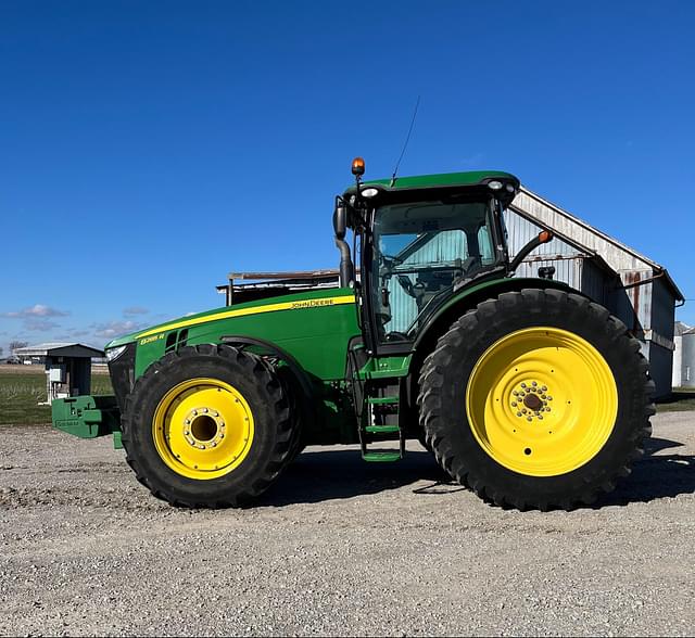 Image of John Deere 8285R equipment image 4